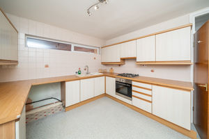 BREAKFAST KITCHEN- click for photo gallery
